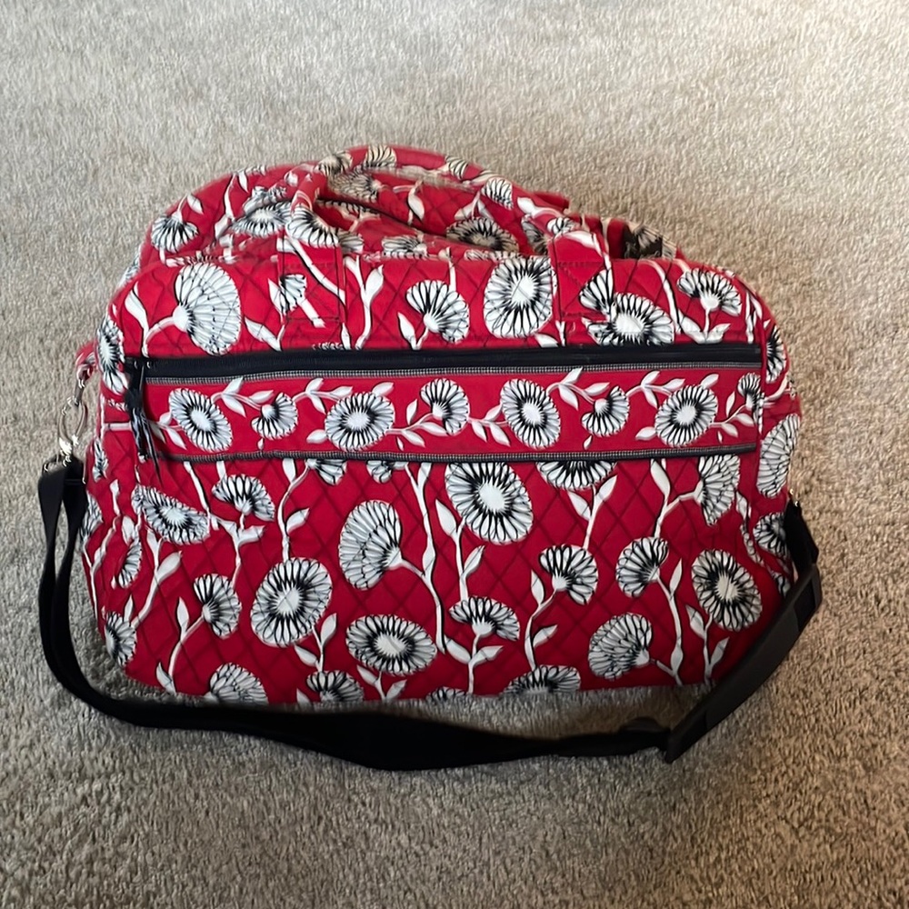 Vera Bradley, small duffle bag in Deco Daisy print